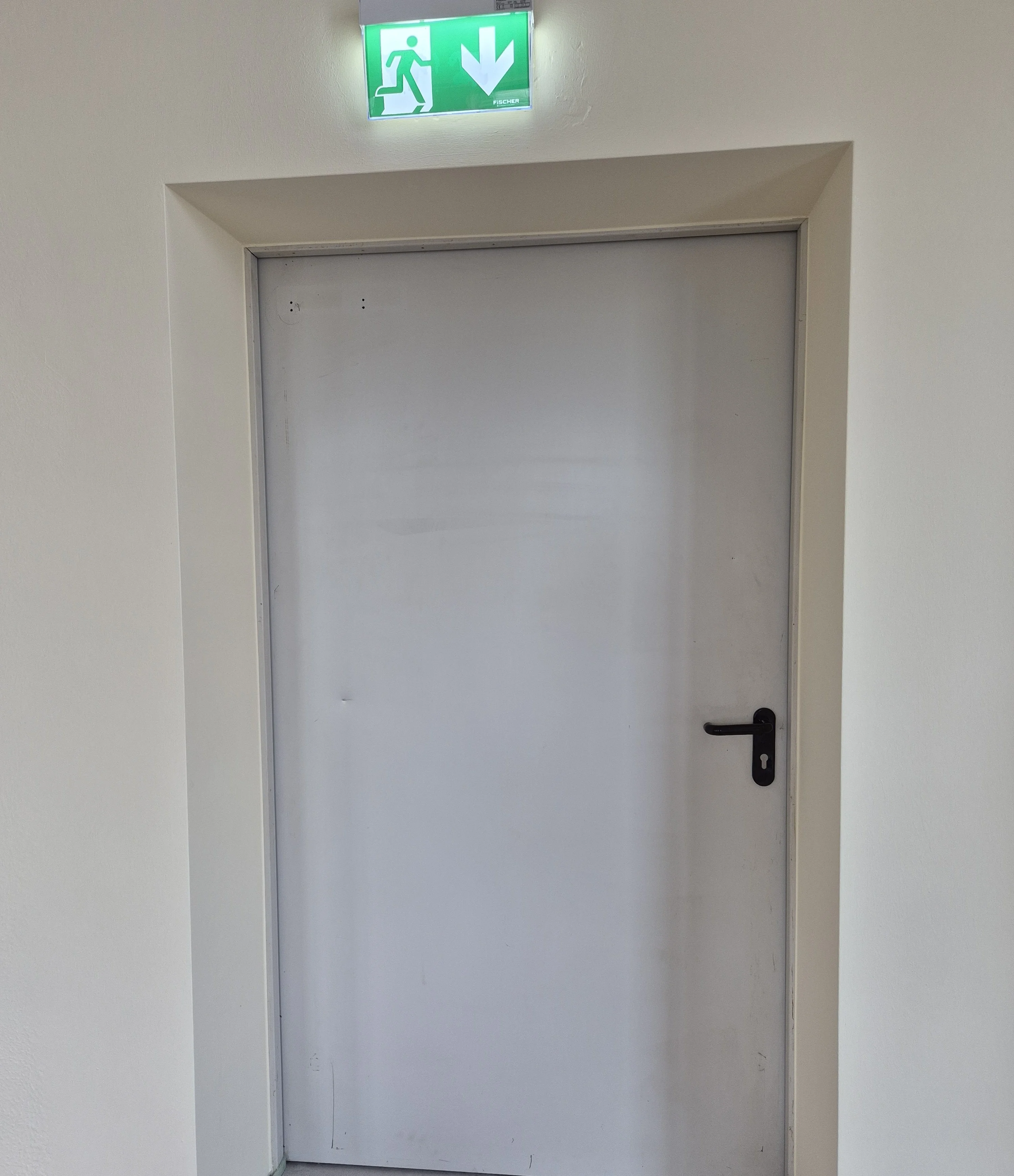 15 Wegelerstr. 10 1. OG Kleiner Hörsaal Raum 1.003 Notausgang.webp