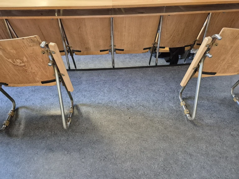 23 Wegelerstr. 10 1. OG Großer Hörsaal Raum 1.001 Bestuhlung oben.webp