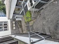 26 Wegelerstr. 10 1. OG Großer Hörsaal Raum 1.001 Notausgang unten.webp