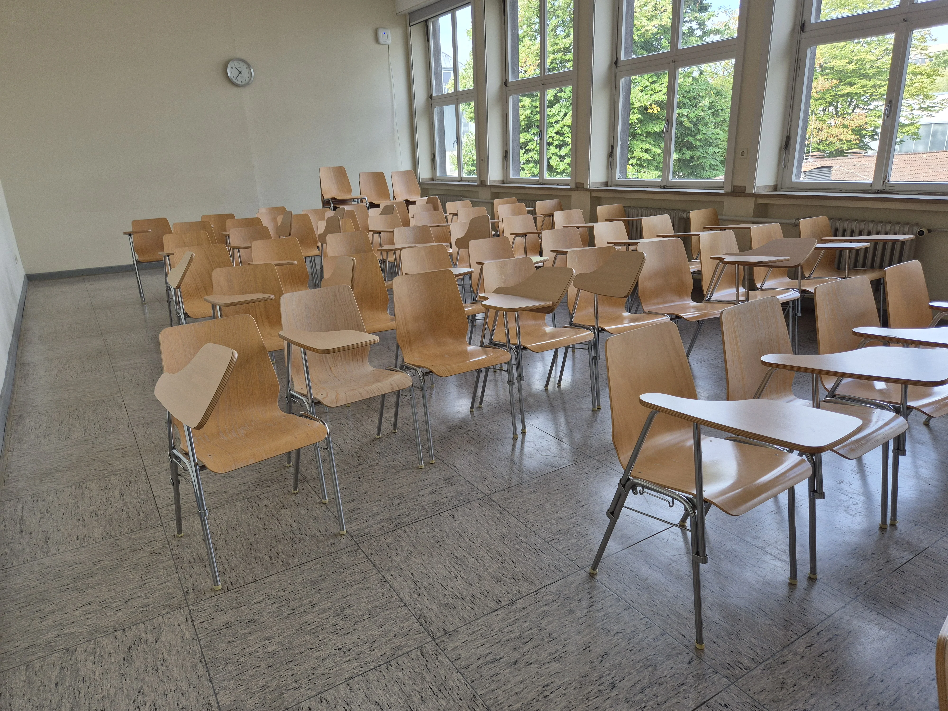 3 Wegelerstr. 10 1. OG Zeichensaal Raum 1.006 Bestuhlung.webp