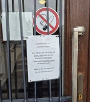 4 Wegelerstr. 10 EG Haupteingang Türschild.webp