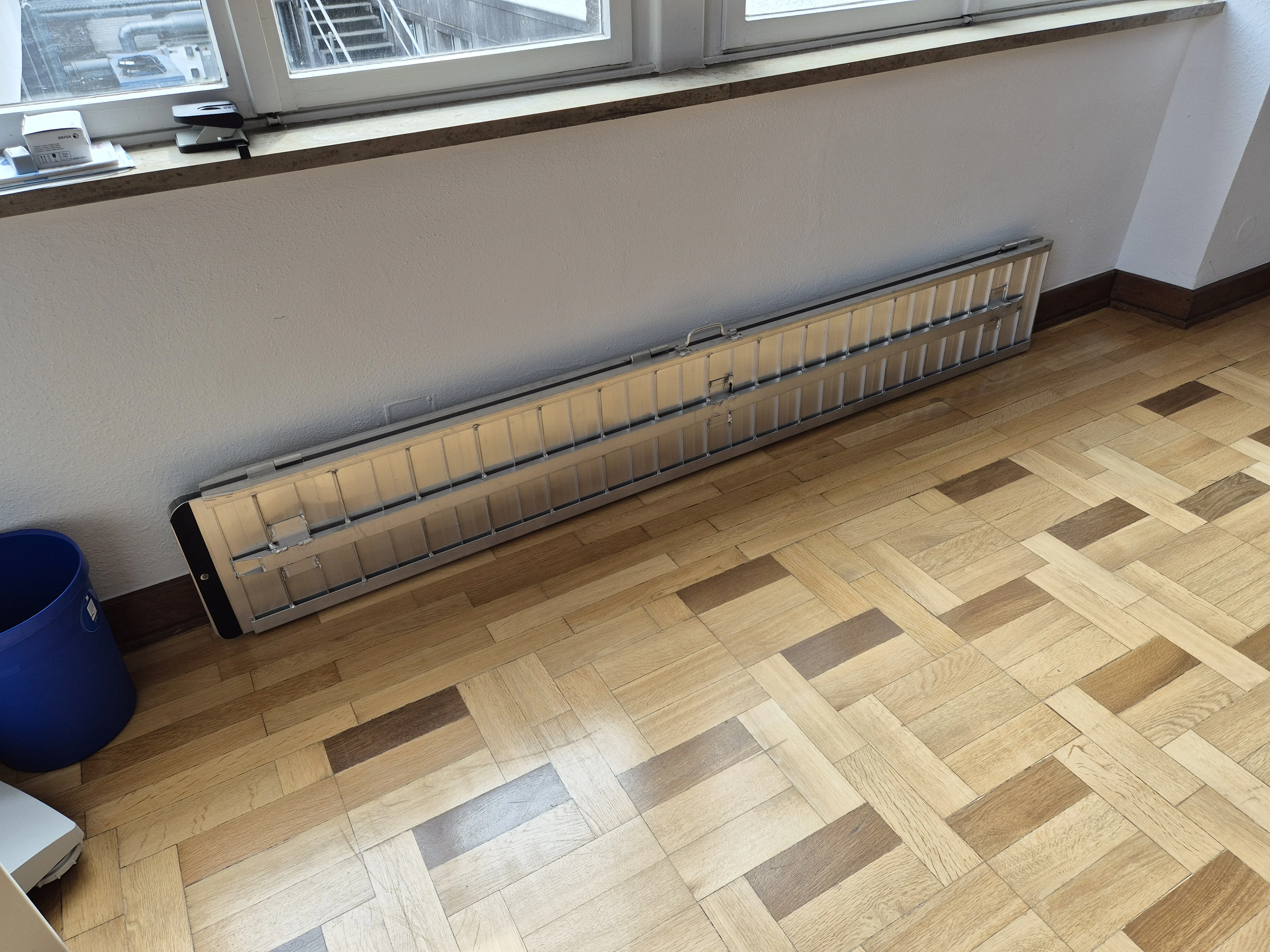 5.1 Wegelerstr. 10 EG Rampe für Stufen im Eingangsbereich.webp