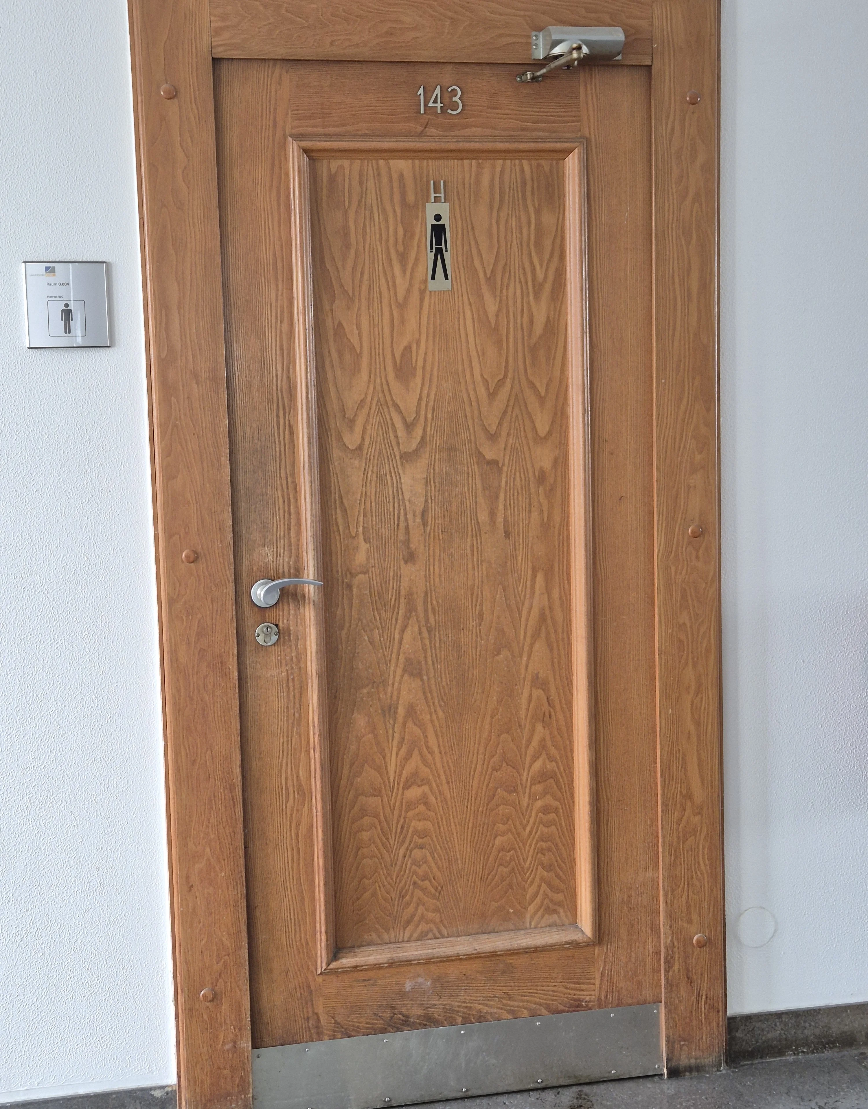 6 Wegelerstr. 10 EG Raum 0.004 Herrentoilette.webp