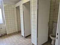 9 Wegelerstr. 10 EG 0.005 Damentoilette Kabinen.webp