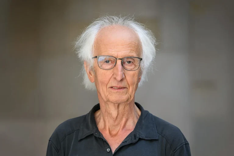 profschwarz.webp