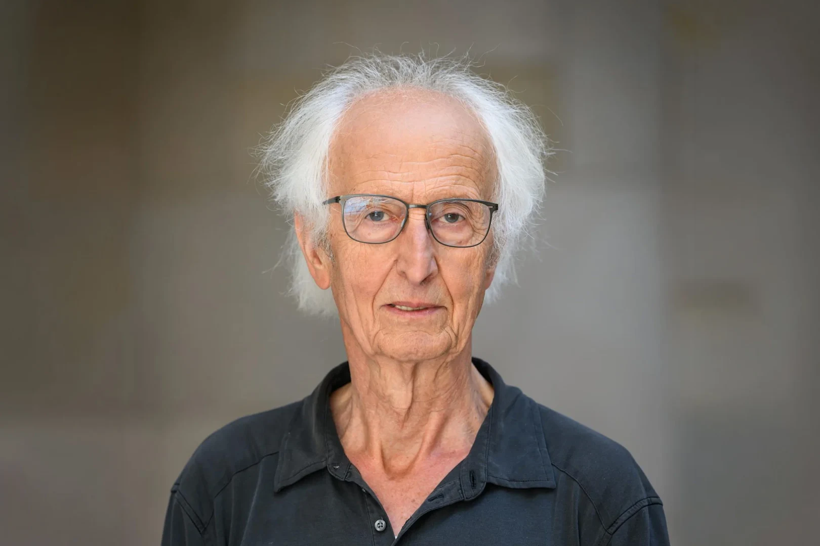 profschwarz.webp
